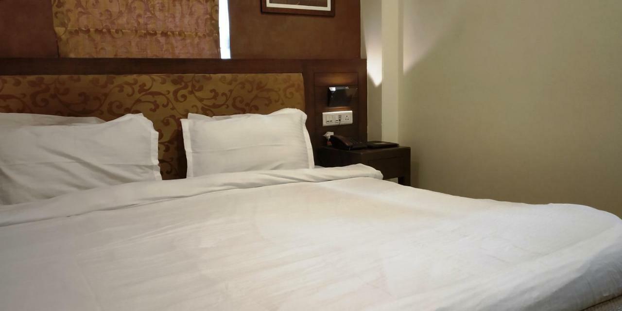 Matrix Inn Pune Exterior foto