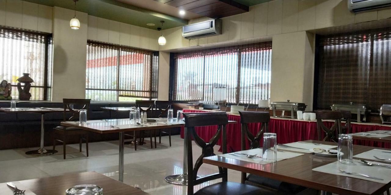 Matrix Inn Pune Exterior foto
