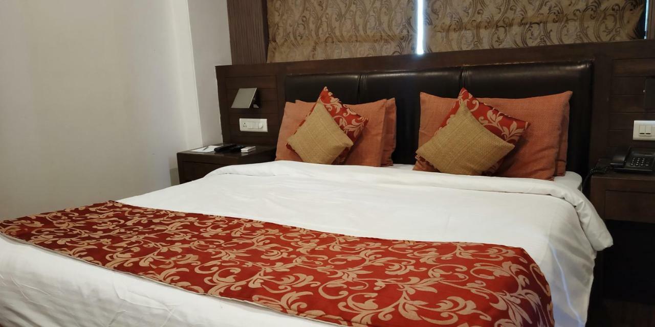 Matrix Inn Pune Exterior foto